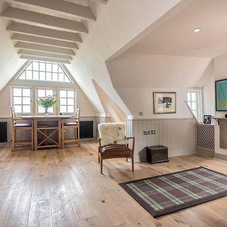 Amazing Penthouse, Stunning Views, Castle 2 Mins Apartment Edinburgh Exterior photo
