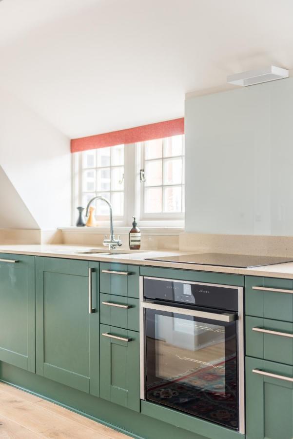 Amazing Penthouse, Stunning Views, Castle 2 Mins Apartment Edinburgh Exterior photo